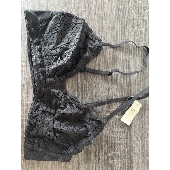 NWT Aerie American Eagle Lace Bralette Size Medium Black Adjustable Straps New - Picture 1 of 10